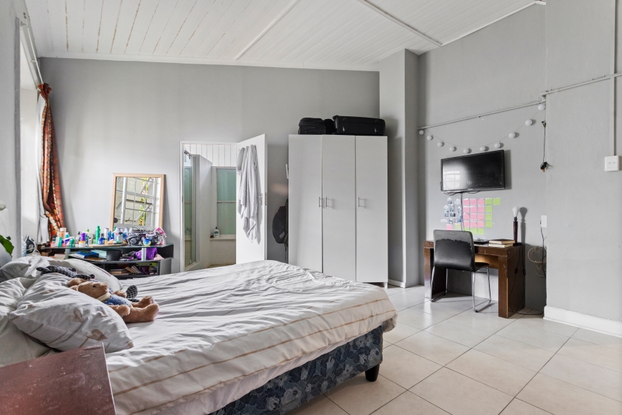 9 Bedroom Property for Sale in Observatory Western Cape
